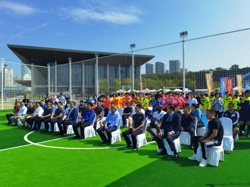 2020青岛“白衣天使杯”抗疫医护人员足球赛开幕