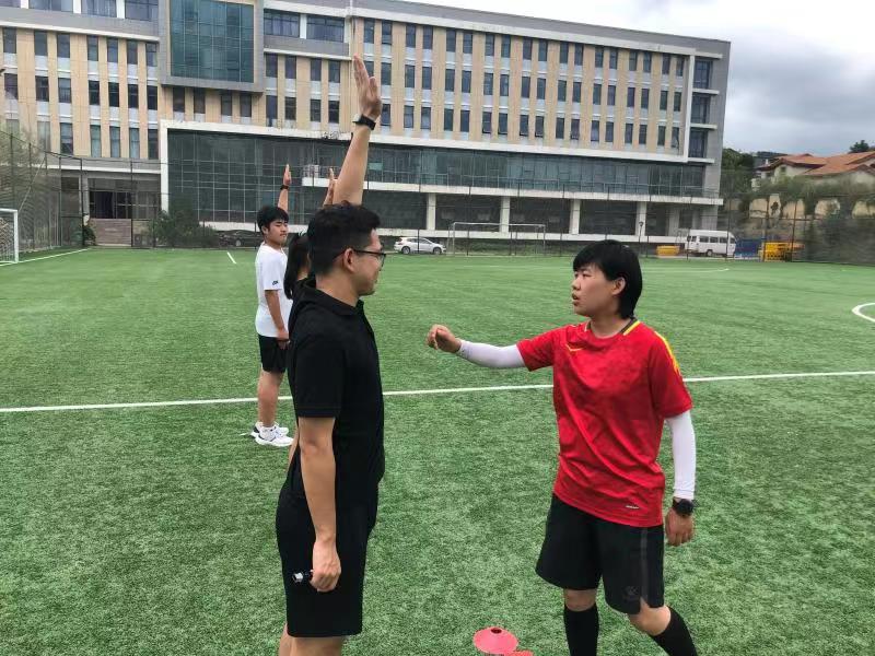 青岛市足球协会举办第一期五人制足球三级裁判员培训班